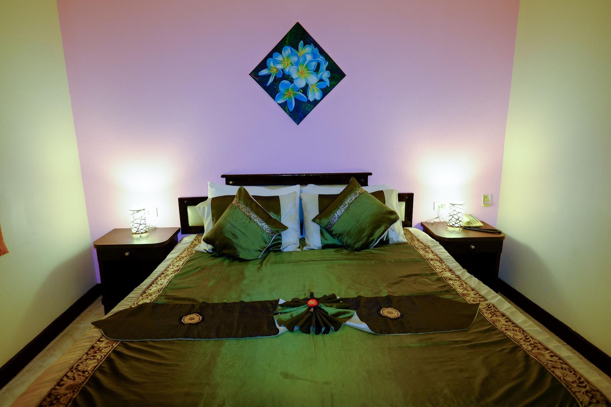 Adonis Guest House Patong Exterior foto
