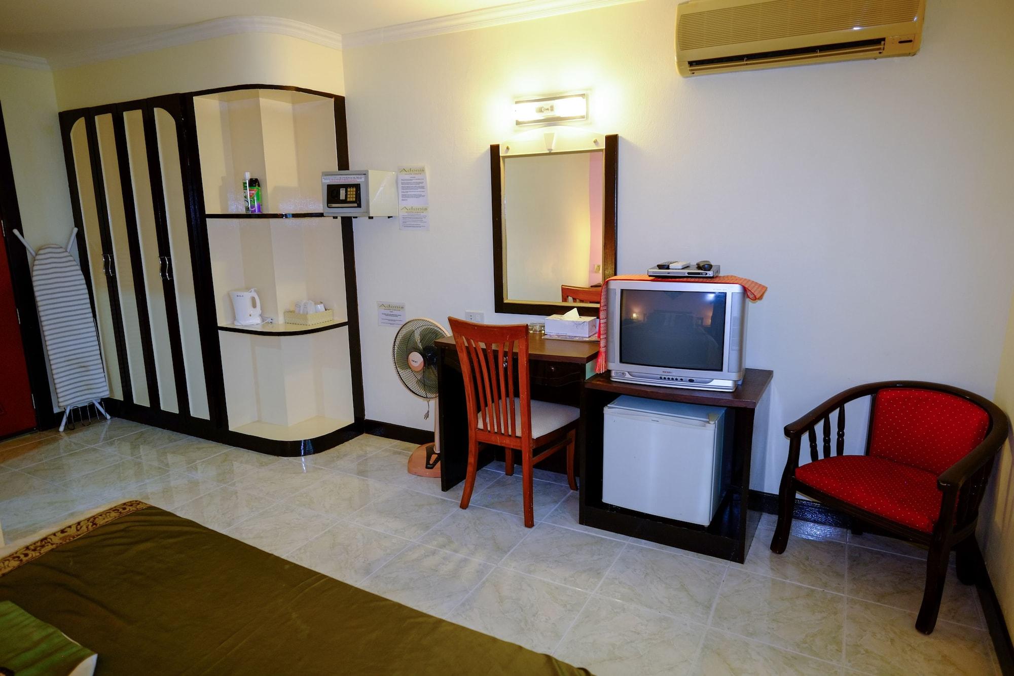 Adonis Guest House Patong Exterior foto