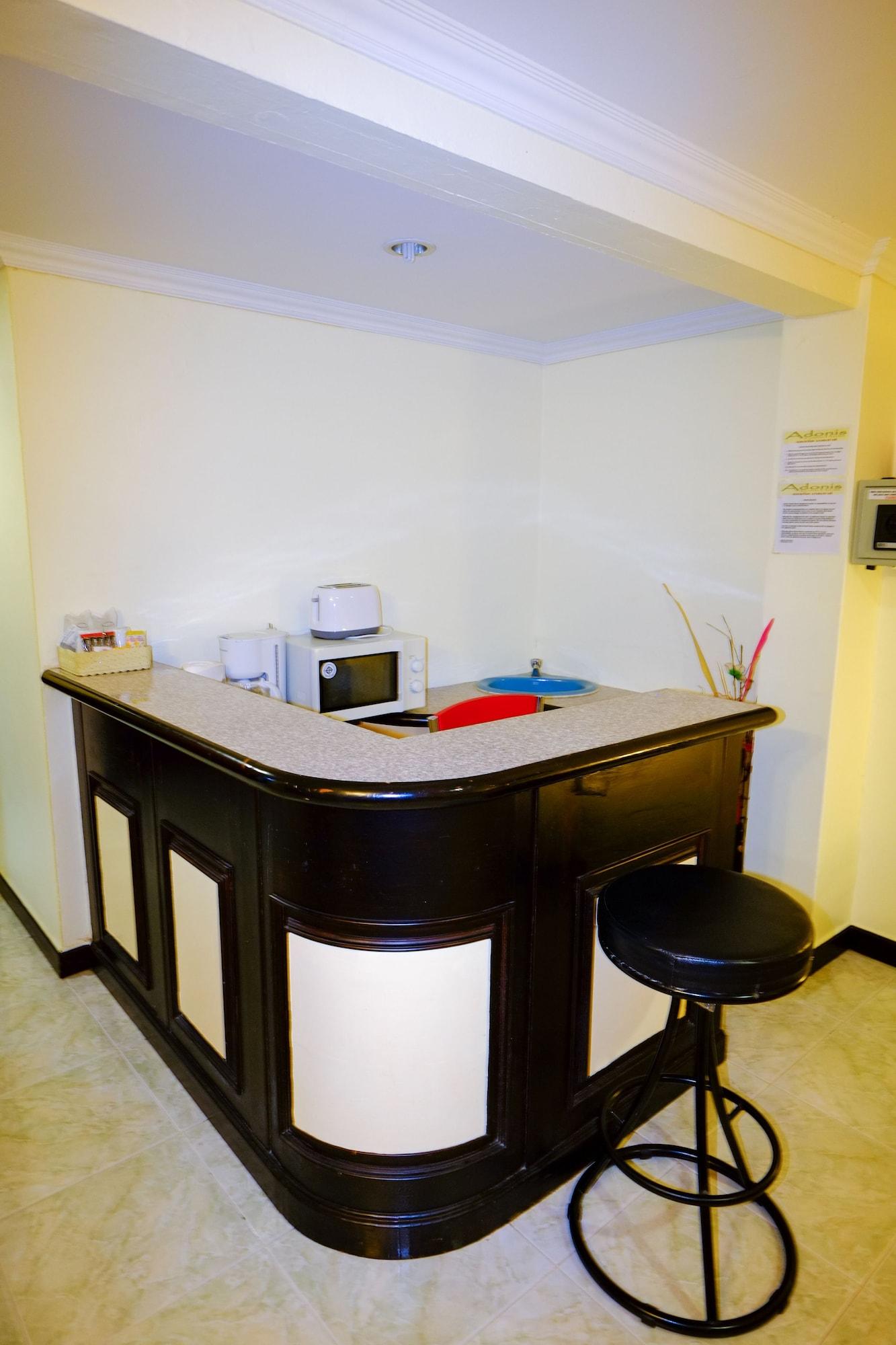 Adonis Guest House Patong Exterior foto