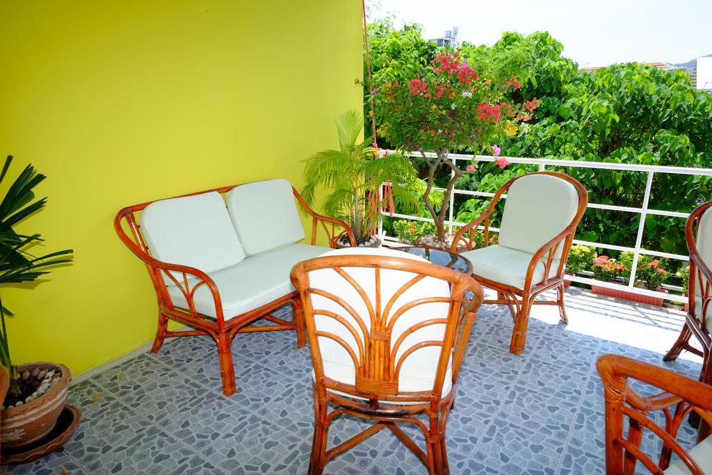 Adonis Guest House Patong Exterior foto