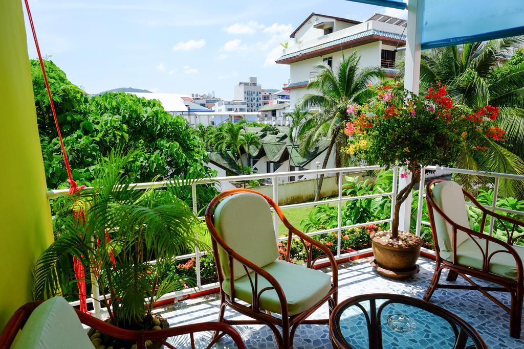 Adonis Guest House Patong Exterior foto