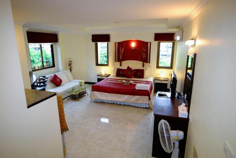 Adonis Guest House Patong Exterior foto